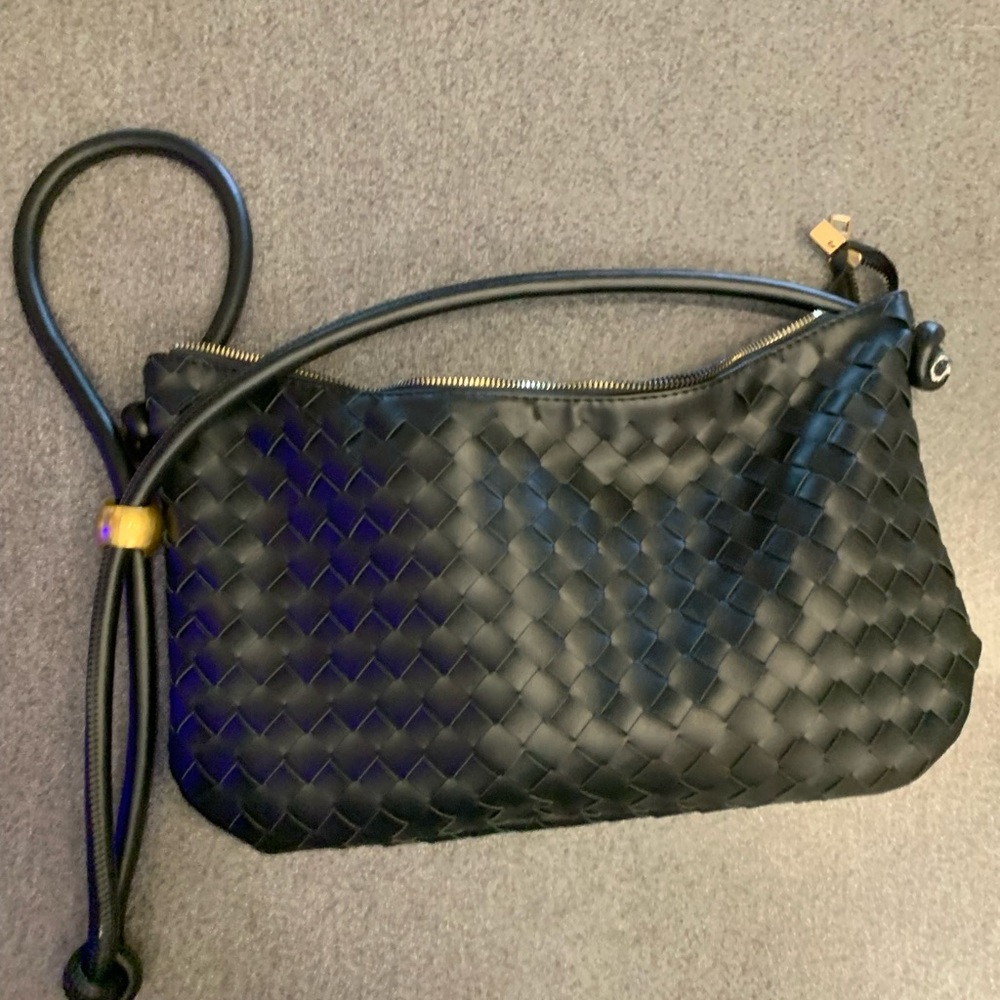 Pebby Forevee black crossbody bag